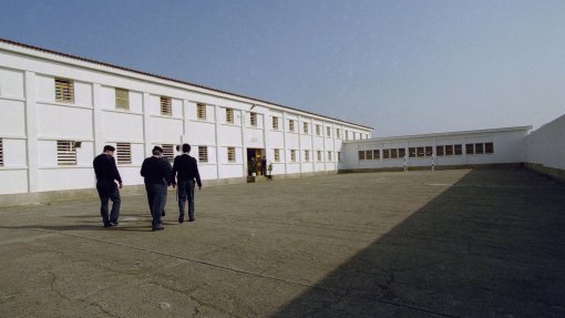 Covid-19: Seis funcionários infetados na cadeia de Custóias em Matosinhos e 24 aguardam testes