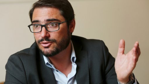 Covid-19: PCP contra estado de emergência que considera “desnecessário”