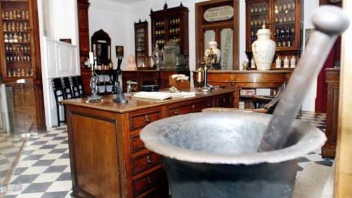 Covid-19: Museu da Farmácia vai à escola para mostrar 5.000 anos de história e explicar pandemias