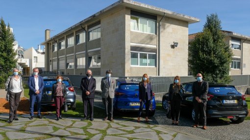 Covid-19: Câmara de Viana do Castelo cede três viaturas para cuidados de saúde domiciliários