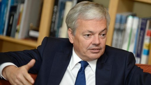 Covid-19: Comissão Europeia quer sanções para obrigar plataformas a combater fraude