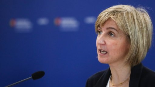 Covid-19: Ministra da Saúde diz que Governo não desistiu do caminho para melhorar SNS