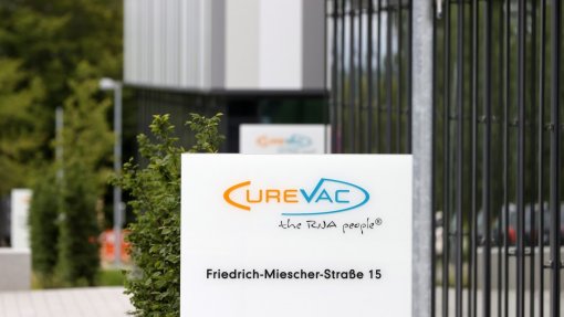 Covid-19: Bruxelas assina acordo com CureVac para garantir 5.ª vacina para UE