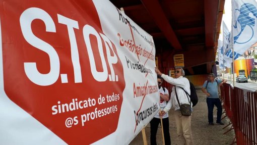 Sindicato marca greve de uma semana nas escolas