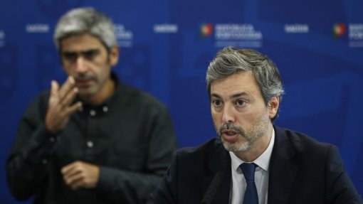 Covid-19: Serviços partilhados já enviaram 10 mil telemóveis para os centros de saúde
