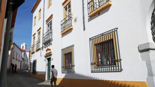Covid-19: Número de mortes do surto no Lar Mansão de São José em Beja sobe para 11