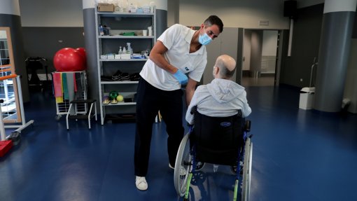Covid-19: CRN em Gaia adiciona à reabilitação a missão de retirar pressão aos hospitais