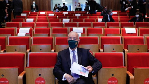 Covid-19: PR vai propor hoje ao parlamento renovar estado de emergência em Portugal