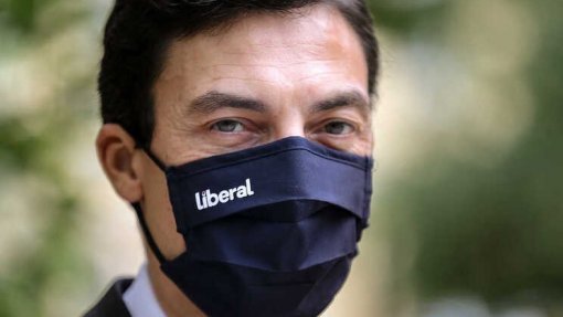 Covid-19: Candidato liberal a PR não entende como Graça Freitas ainda é DGS