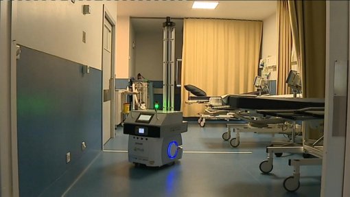 Covid-19: Bruxelas vai fornecer 200 robôs de desinfeção a hospitais na UE