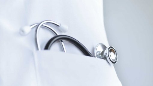 OE2021: Parlamento aprova contratação de 935 médicos para os centros de saúde