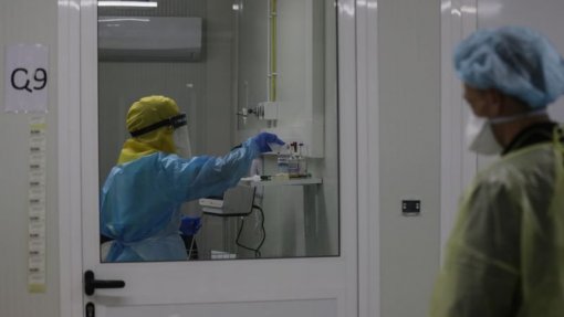 Covid-19: Estudo diz que profissionais de saúde sofreram estigma por parte de vizinhos