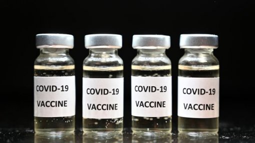 Covid-19: Em março já deverá haver imunização “suficientemente grande” da população