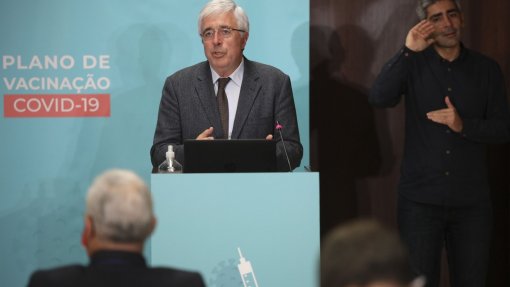 Covid-19: Vacinação começa em janeiro, um ou dois dias após chegada a Portugal - Francisco Ramos