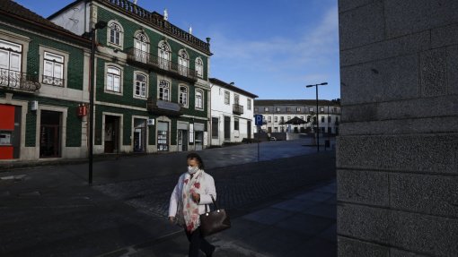 Covid-19: Desce para 25 número de concelhos com mais de 960 casos por 100 mil habitantes