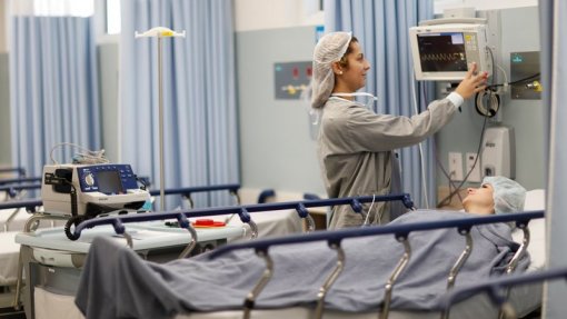 Covid-19: Pressão de internamentos maior em hospitais mais pequenos - estudo