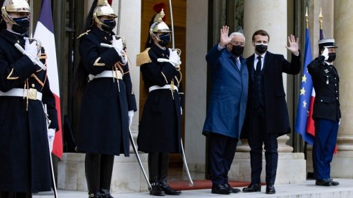 Covid-19: Costa em isolamento profilático após ter estado com Macron em Paris