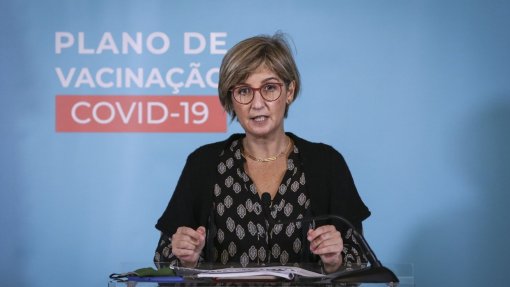 Covid-19: Profissionais de saúde de cinco centros hospitalares serão os primeiros a ser vacinados