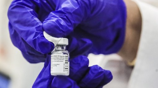 Covid-19: BioNTech capaz de nova vacina em 6 semanas em caso de mutação do vírus
