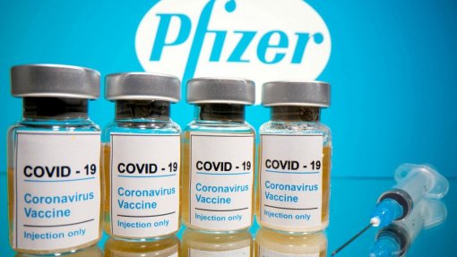 Covid-19: Pfizer atrasa segunda entrega das vacinas em Espanha