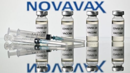 Covid-19: Vacina da Novavax em novos ensaios com 30.000 voluntários nos EUA e México