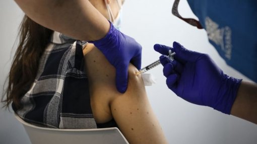 Covid-19: Hospitais e centros de Saúde do Alentejo começam hoje vacinação