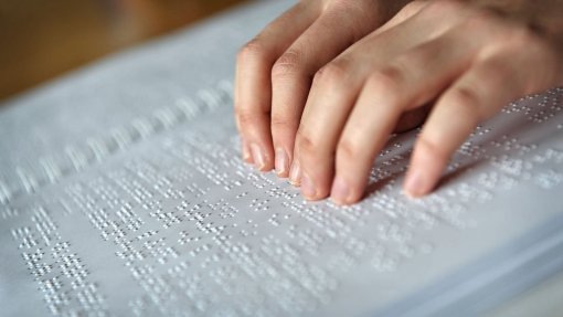 Mais professores a ensinar braille &quot;é tão essencial como ter a palavra escrita&quot; - Acapo