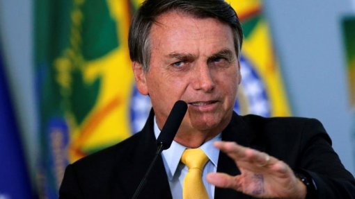 Covid-19: Presidente do Brasil suspende compra de seringas para vacinação
