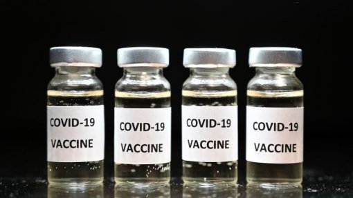 Covid-19: EMA poderá ter conclusão sobre vacina da AstraZeneca no &quot;final de janeiro&quot;