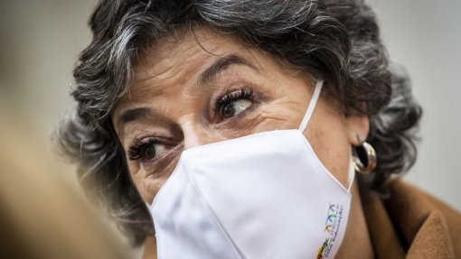 Presidenciais: PR desequilibrou negociação com privados na saúde “contra interesse público” - Ana Gomes