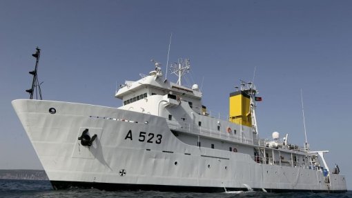 Navio hidrográfico português chega a Cabo Verde com doações e missão de cooperação