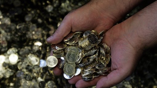 Covid-19: Decreto do PR permite medidas de controlo de preços e limitação de taxas de serviço