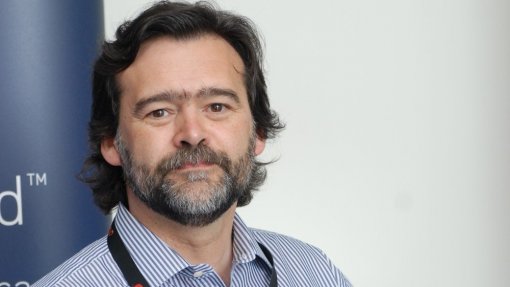 Covid-19: Sobrecarga sobre SNS “só diminuirá muito no final do verão” – médico do S. João