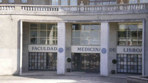 Covid-19: Faculdades de medicina defendem ensino presencial e vacinação de alunos