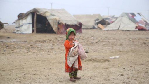 Quase 10 milhões de crianças afegãs precisam de ajuda para sobreviver - ONG