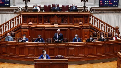 Covid-19: Decreto que agrava medidas contra a epidemia em vigor às 00:00 de quarta-feira - Costa