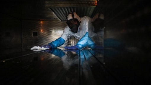 Covid-19: Hospital de Aveiro reforça morgue com contentor devido a aumento de óbitos