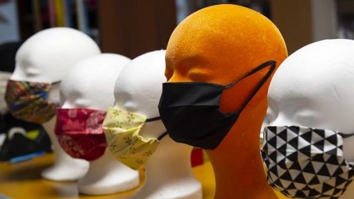 Covid-19: Associações têxteis pedem avaliação da eficácia das máscaras sociais