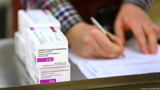 Covid-19: Bruxelas faz ultimato à AstraZeneca e pede empenho na entrega de vacinas