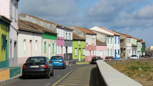 Covid-19: Governo dos Açores mantém cerca em Rabo de Peixe em zona mais restrita