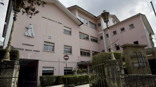 BE quer explicações sobre transferência de enfermeiros em maternidade de Coimbra