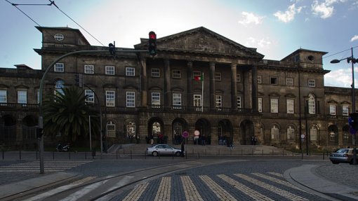 Covid-19: Hospital Santo António no Porto com situação “estável” mas “difícil” em UCI