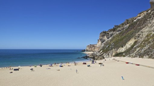 Covid-19: Português entre prioritários que recebeu vacina no Reino Unido já sonha em rever o mar