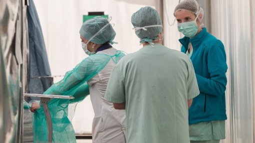 Covid-19: Mais de uma centena de enfermeiros vão reforçar cuidados intensivos