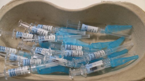 Covid-19: Vacinação arrancou em Cascais com a inoculação de 144 pessoas