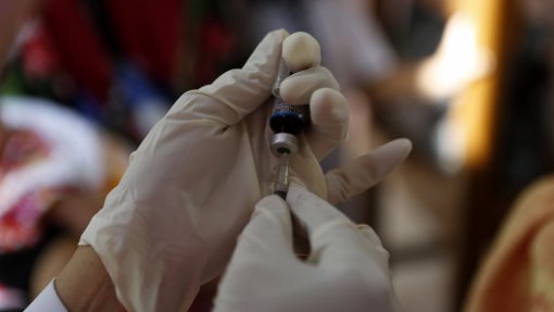 Covid-19: PS/Açores acusa secretário da Saúde de fugir às responsabilidades na vacinação