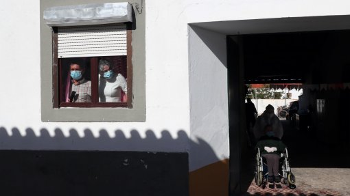 Covid-19: Projeto “Vizinhos à janela” galardoado com prémio Solidariedade Civil