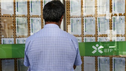 Covid-19: Norte com mais 7.360 desempregados inscritos do que em dezembro de 2020