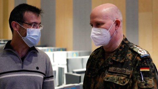 Covid-19: Ajuda médica alemã continua a ser importante apesar da evolução da pandemia – Governo