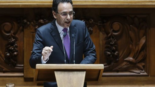Covid-19: PS contra novos mecanismos como a comissão científica pedida pelo PSD